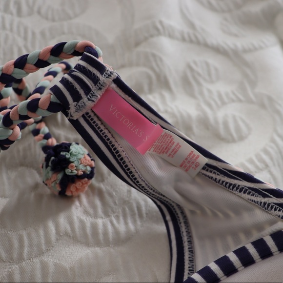 Victoria Secret Bikini Top - Picture 3 of 3